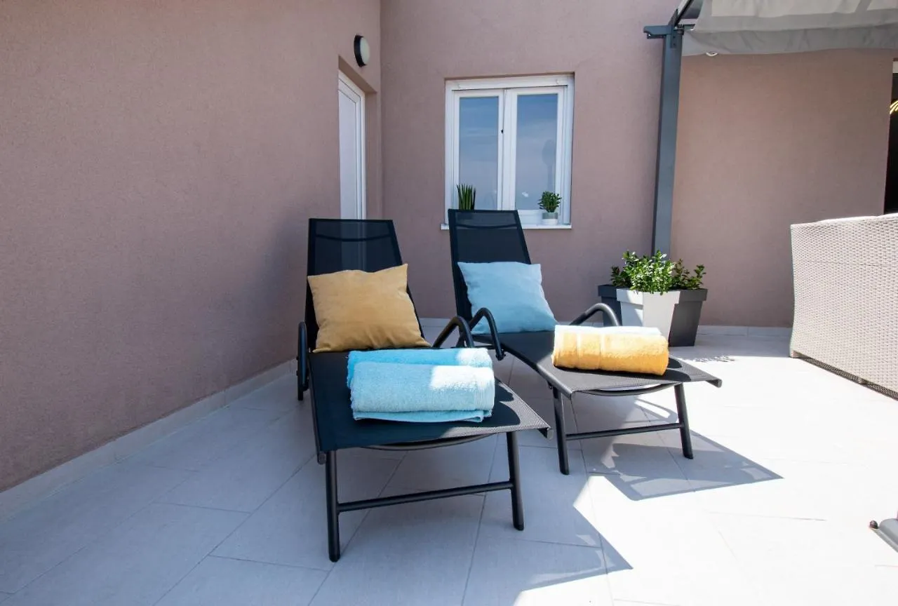Apartments Megy Mit Meerblick In Medulin,Istrien Medulin