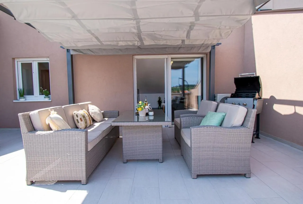 Apartments Megy Mit Meerblick In Medulin,Istrien Croatia